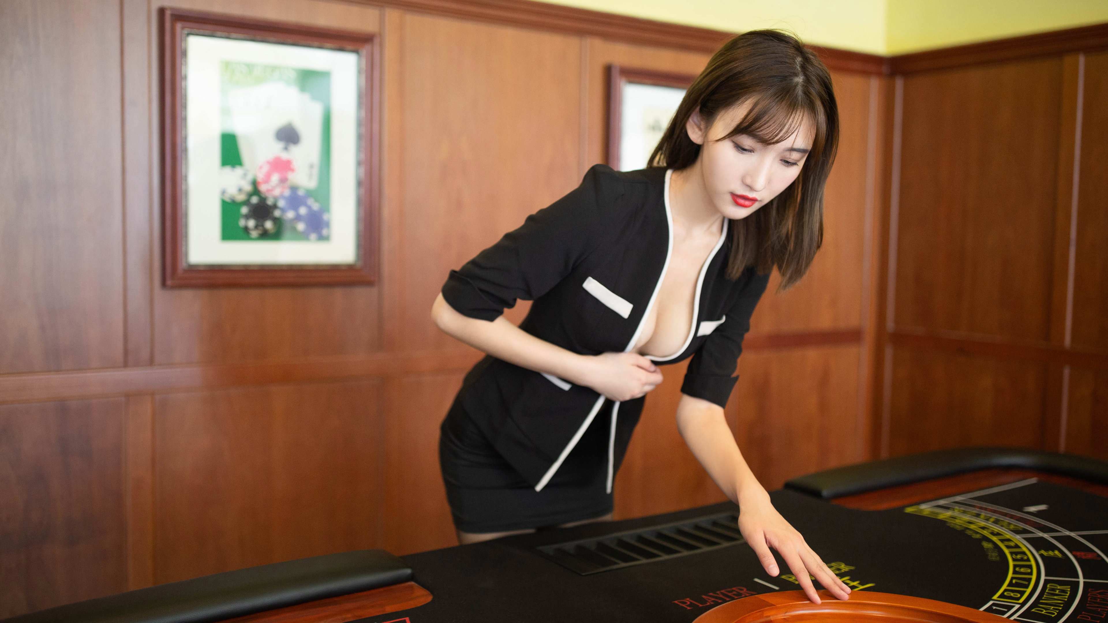 MILANSPORT入口-女子中距离自由泳格局美队主导，女子4×200米自由泳接力美国队