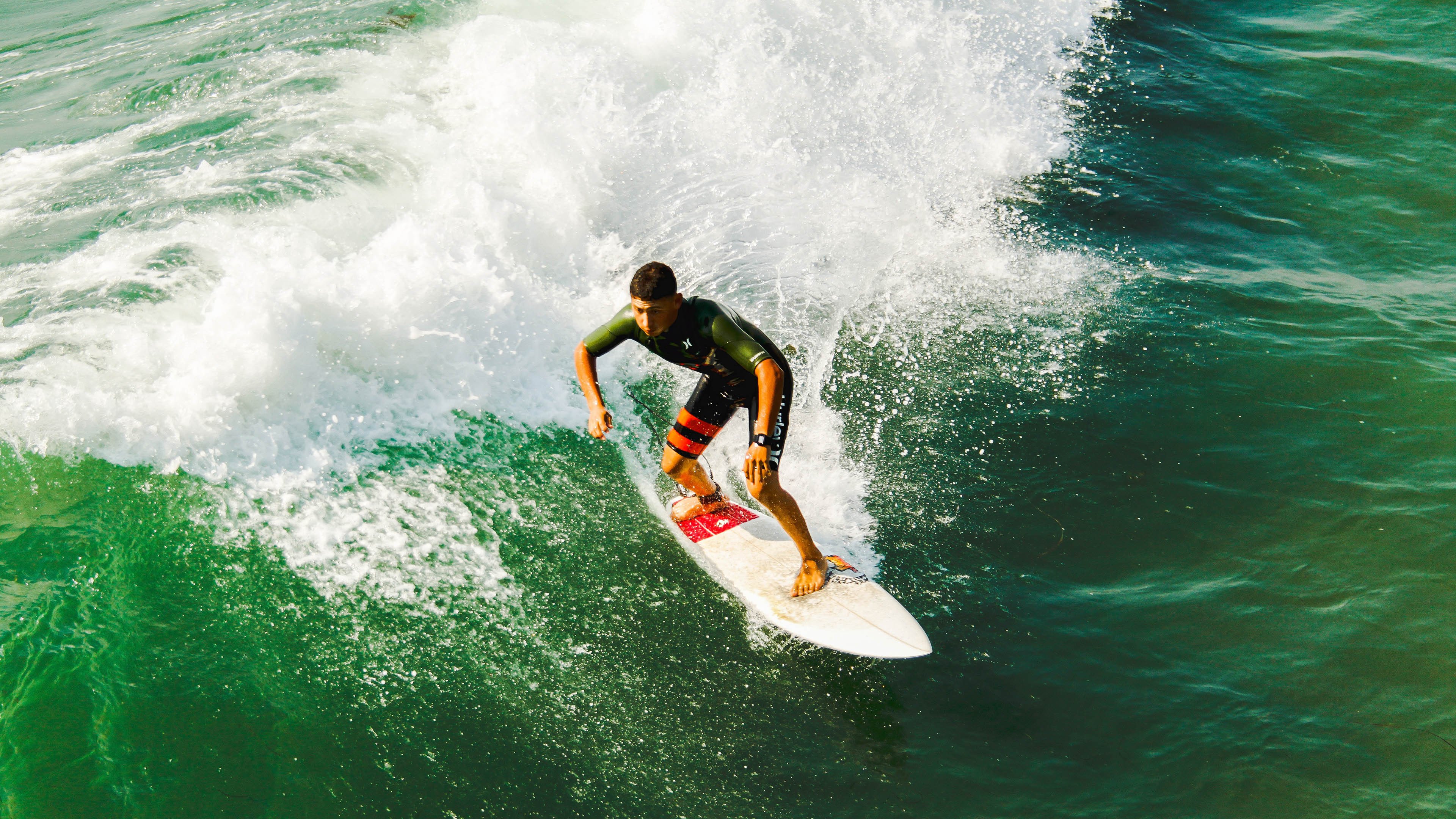 战队安排双语教练助力国际选手沟通顺畅