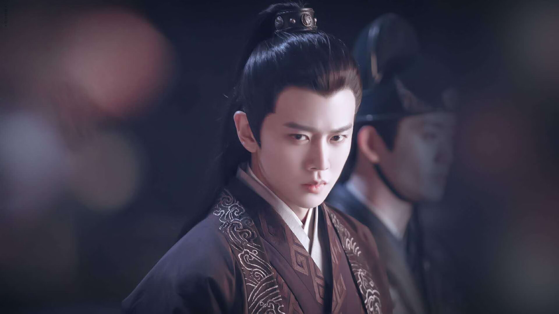 英超激烈角逐，豪门争夺榜首位置